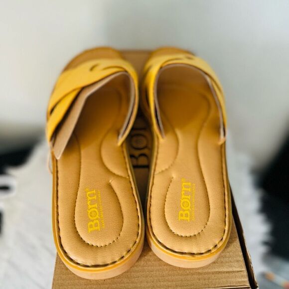 Born Isabella Slide Leather Sandal, Cushioned Comfort Shoe, Size 10, Yellow, NWT - Picture 3 of 15